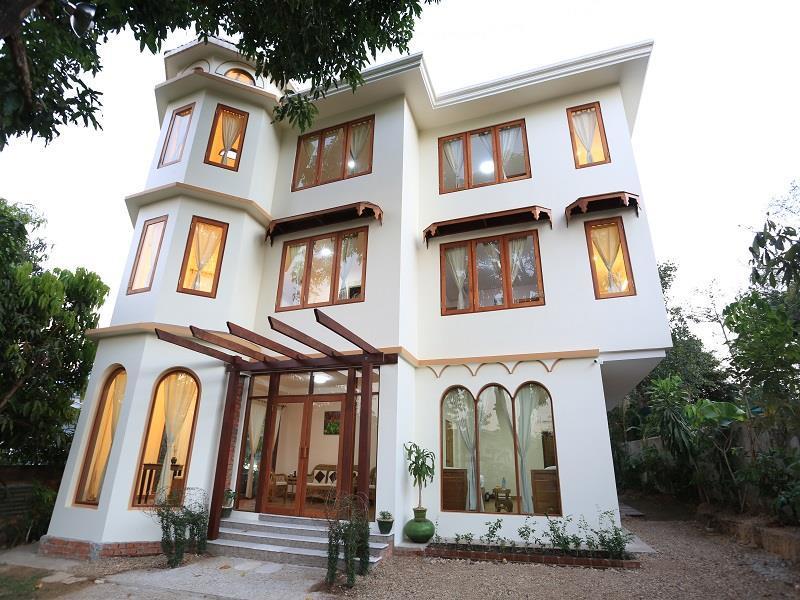 Mango Hill Inn Rangoon Buitenkant foto