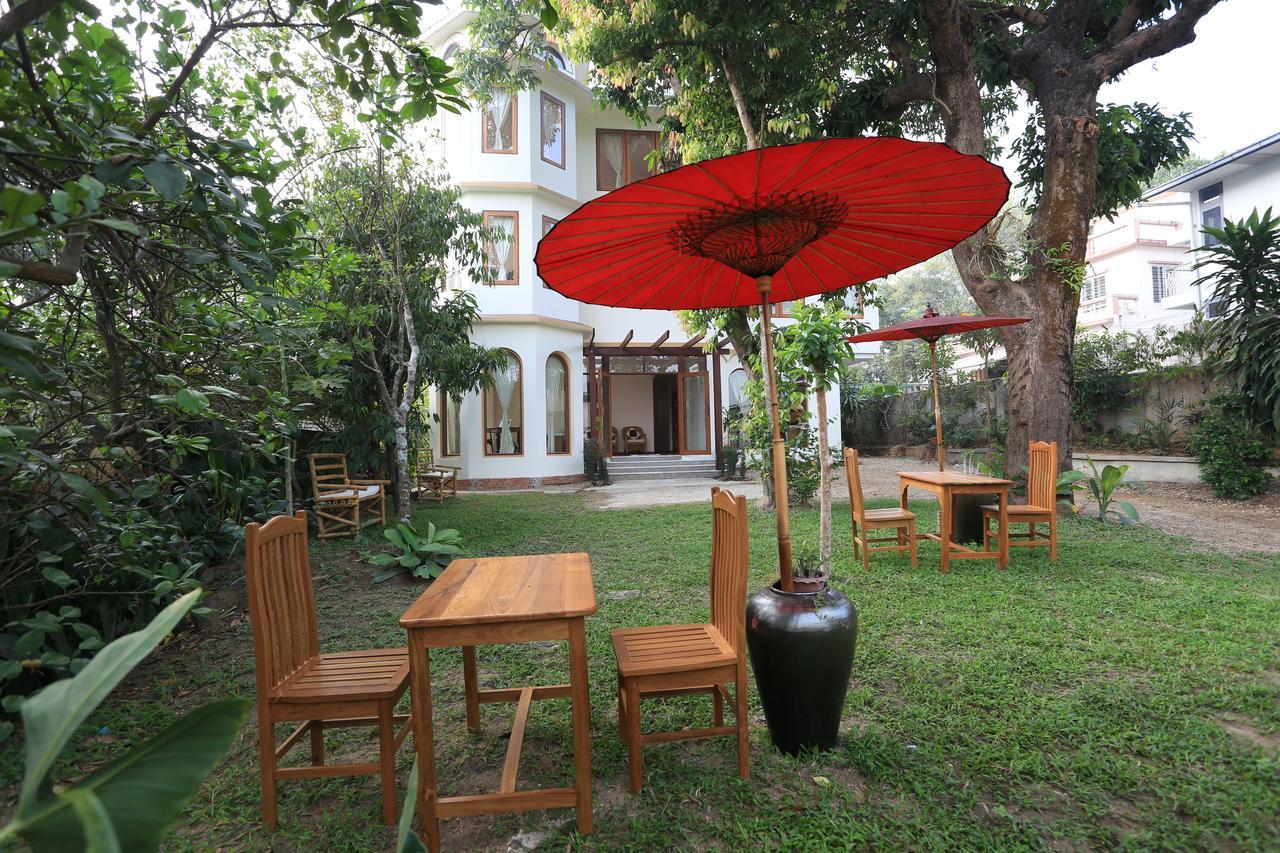 Mango Hill Inn Rangoon Buitenkant foto