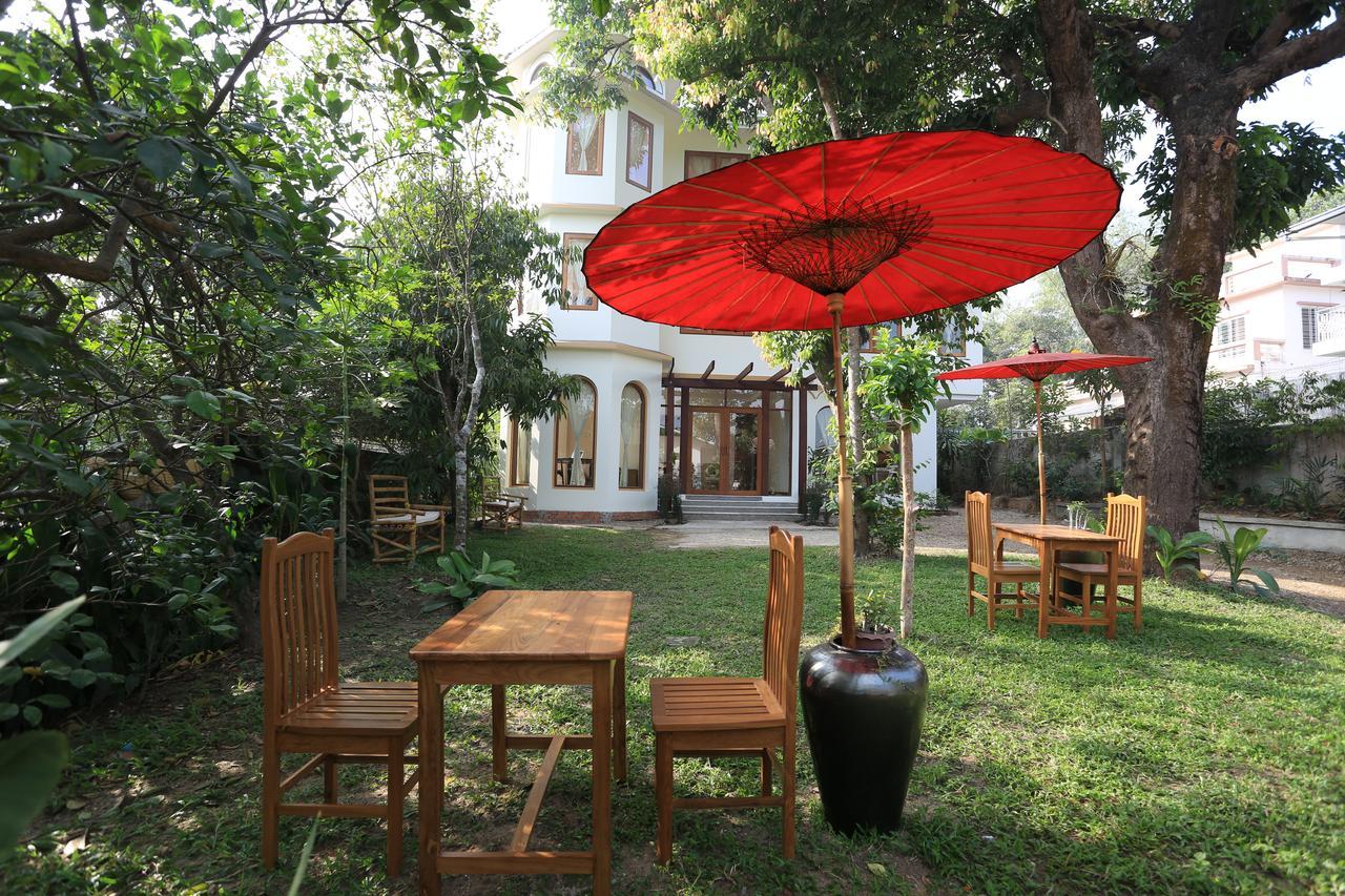 Mango Hill Inn Rangoon Buitenkant foto