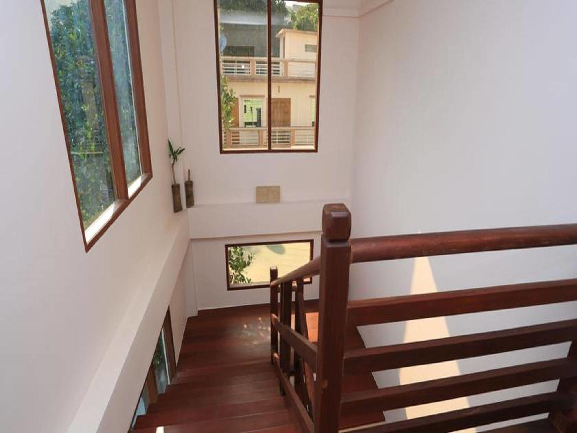 Mango Hill Inn Rangoon Buitenkant foto