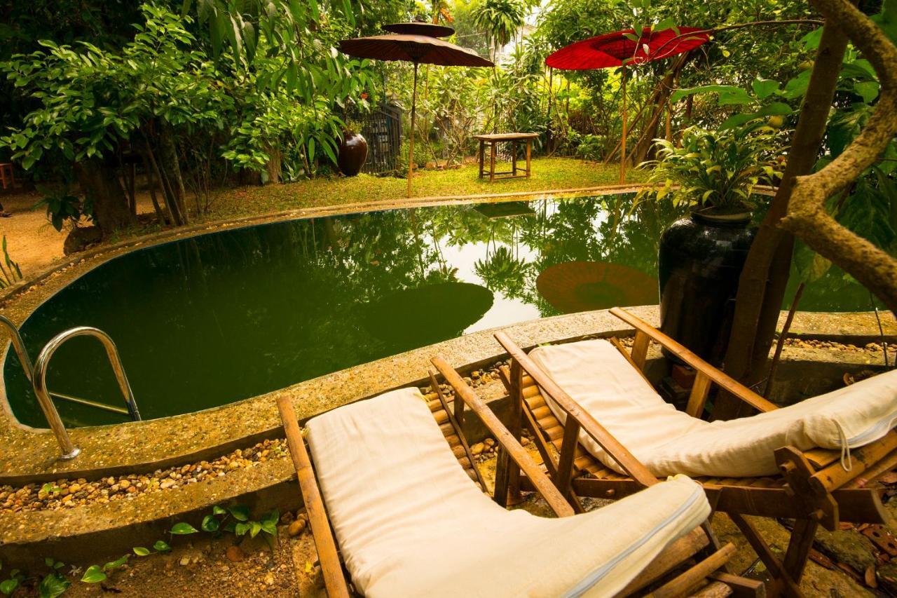 Mango Hill Inn Rangoon Buitenkant foto