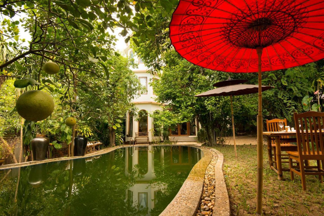 Mango Hill Inn Rangoon Buitenkant foto