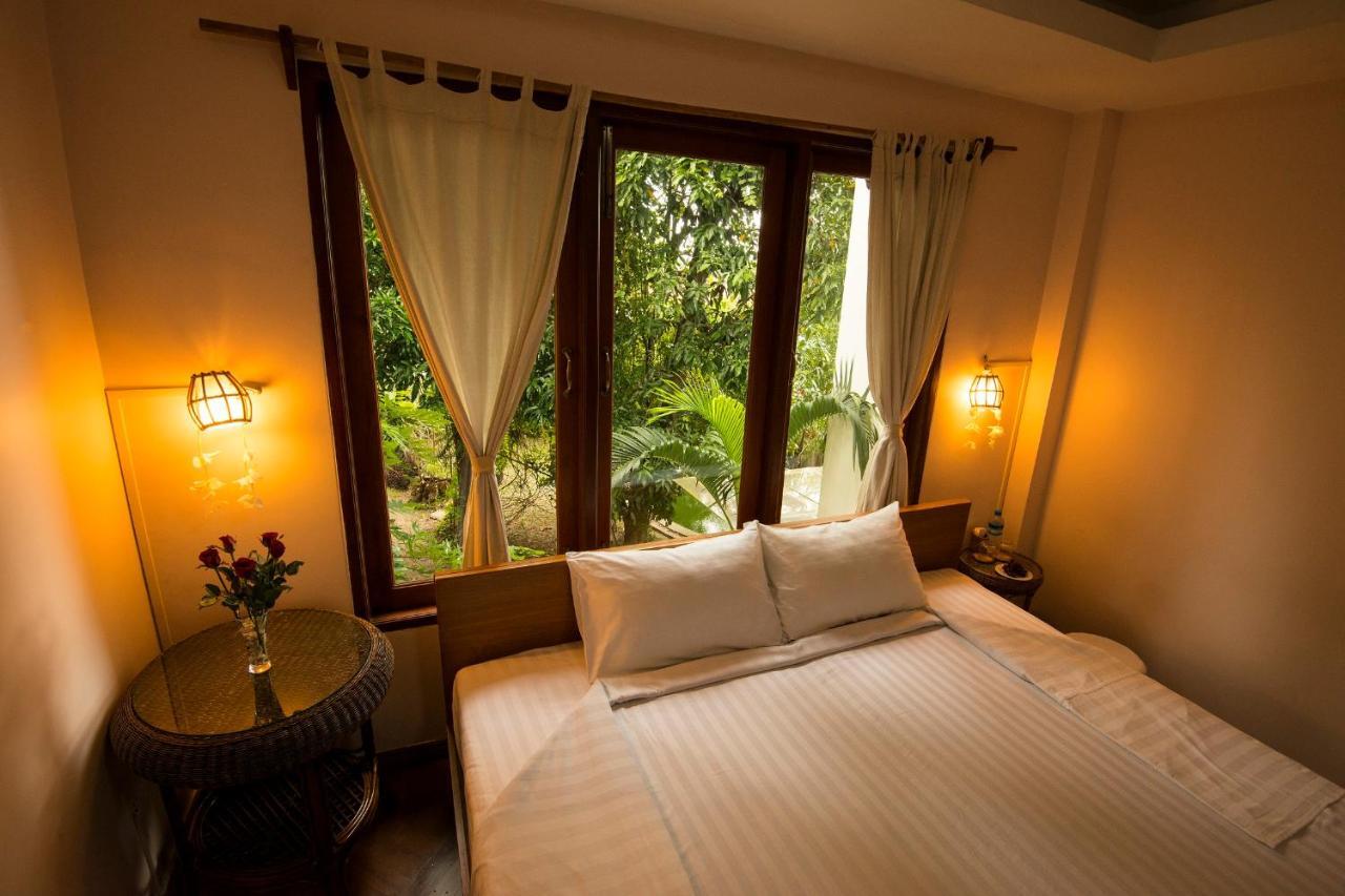 Mango Hill Inn Rangoon Buitenkant foto