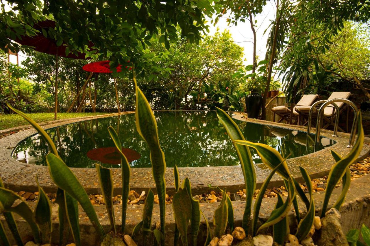 Mango Hill Inn Rangoon Buitenkant foto